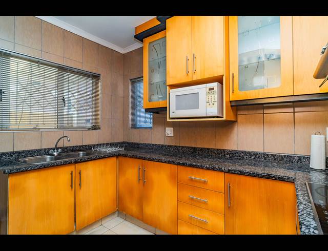 3 BEDROOM DUPLEX FOR SALE IN RESERVOIR HILLS